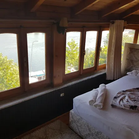 ホテル Vataksi Berdic e Siperme