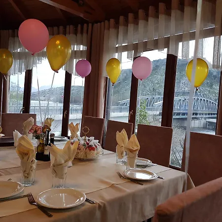 Vataksi Hotel Berdic e Siperme