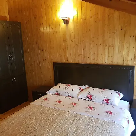 Hotel Vataksi Berdic e Siperme