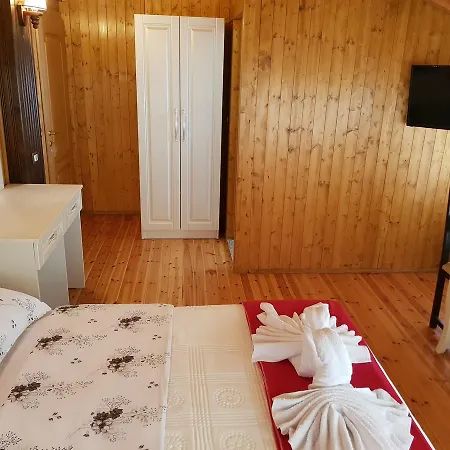 Hotel Vataksi Berdic e Siperme