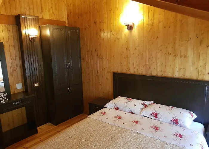 Vataksi Hotel Berdic e Siperme